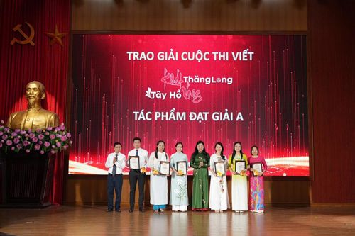 Trao giải cuộc thi viết 'Khát vọng Tây Hồ - Khát vọng Thăng Long' năm 2024