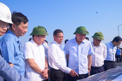 Phó Thủ tướng Thường trực Nguyễn Hòa Bình mong Hải Phòng phát triển bứt phá