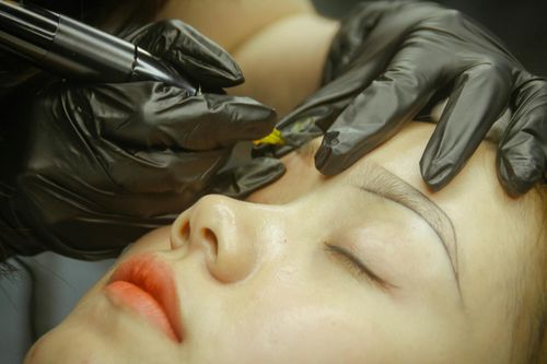 Thực hư chuyện phun xăm đổi vận