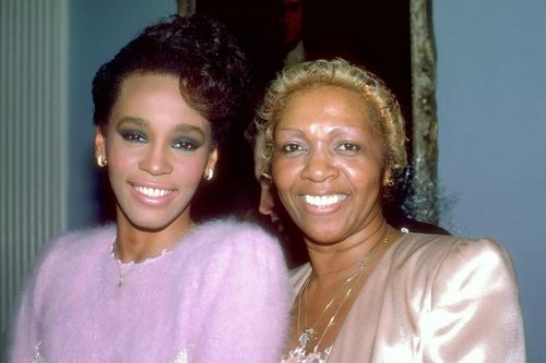 Mẹ của Whitney Houston qua đời