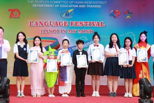 Học sinh Hà Nội sôi nổi trong Ngày hội ngôn ngữ năm học 2024 - 2025