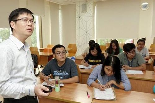 Thời gian làm chuyên viên có được tính phụ cấp thâm niên nhà giáo?