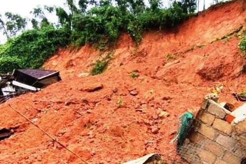 Mưa lớn, cảnh báo nguy cơ lũ quét, sạt lở đất tại Thừa Thiên Huế