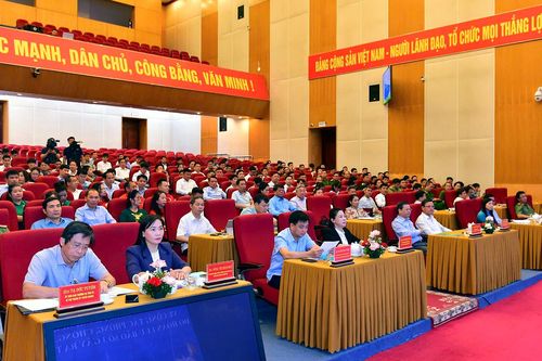 Tuyên Quang thông qua 11 nghị quyết quan trọng phát triển kinh tế-xã hội