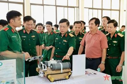 Bộ đội Cụ Hồ tiên phong dấn thân, bền bỉ cống hiến, sáng tạo