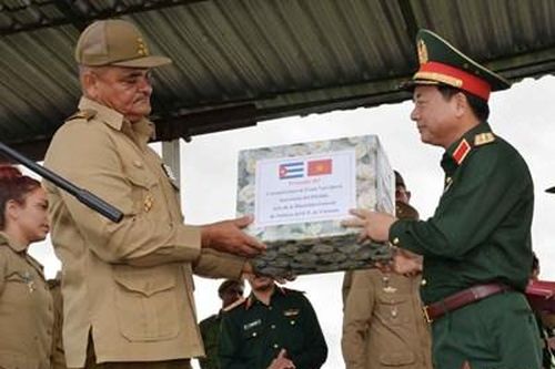 Thượng tướng Trịnh Văn Quyết thăm Lữ đoàn đặc công cơ động, Bộ các Lực lượng vũ trang cách mạng Cuba