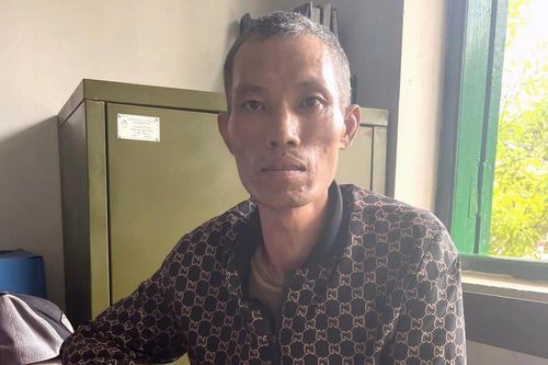 'Lâm tặc' ra đầu thú