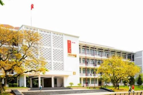 Đại học Bách khoa Hà Nội lên tiếng về bữa ăn GD QP-AN không đảm bảo