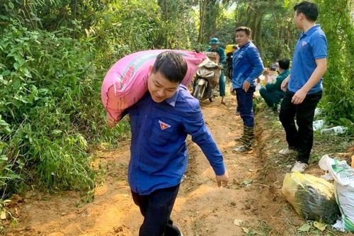 Đảm bảo nhu yếu phẩm cho gần 10.000 dân bị ảnh hưởng sạt lở đất ở Phú Thọ
