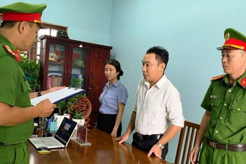 Cán bộ hộ tịch xã ở Quảng Nam bị bắt vì 'lợi dụng chức vụ, quyền hạn'