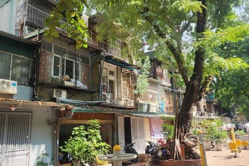 Nhà tập thể cũ giá cao nhưng vẫn được 'săn đón'