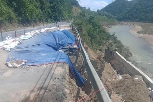 Nhiều đoạn trên Quốc lộ 9 có nguy cơ sạt lở cao