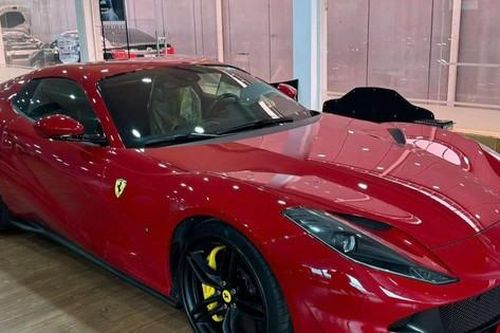 Siêu xe Ferrari 812 GTS đầu tiên cập bến Việt Nam