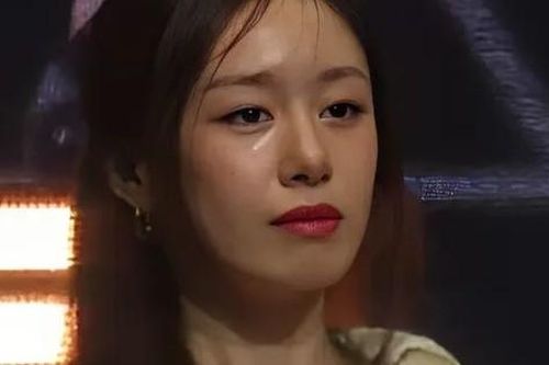 Jiyeon bật khóc sau ly hôn