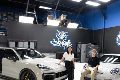 Ông chủ Facebook độ Porsche Cayenne tặng vợ