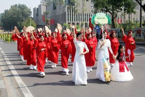 Tôn vinh, khai thác các giá trị của áo dài dân tộc