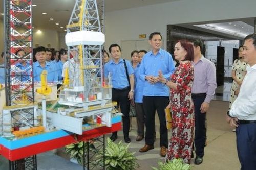 Công đoàn Dầu khí Việt Nam làm việc với đoàn cán bộ Trung ương Liên hiệp Công đoàn Lào
