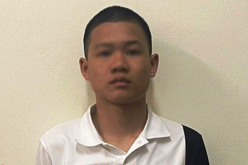 Vận động đối tượng truy nã về tội cướp tài sản ra đầu thú