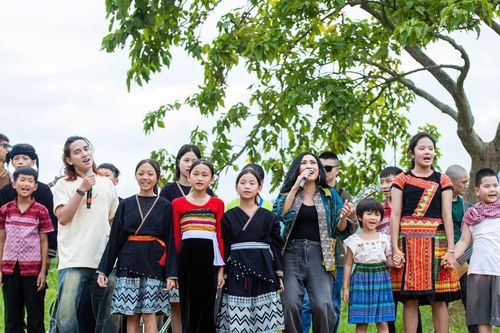 Phương Thanh 'Chung một ước mơ' với Ngũ Cung