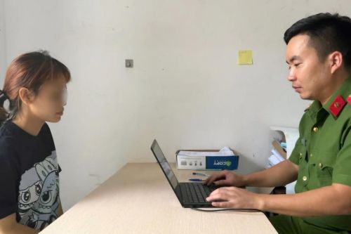 Nữ sinh Trường Cao đẳng nghề Vĩnh Phúc dùng dao bầu đâm bạn cùng lớp