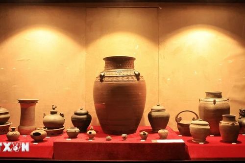 Triển lãm cổ vật 'Văn minh sông Hồng đến Hà Nội phố'