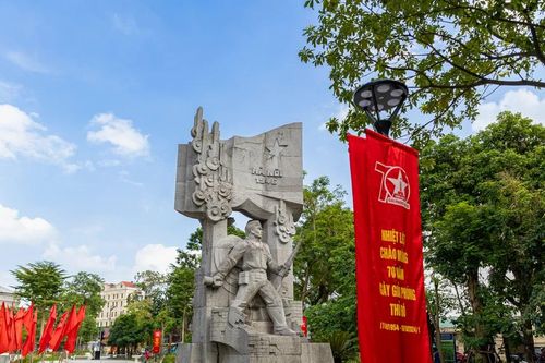 Những tượng đài cảm tử 'Quyết tử để Tổ quốc quyết sinh' trong lòng Hà Nội
