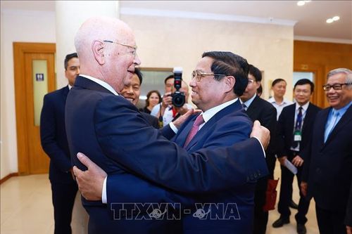 Thủ tướng Phạm Minh Chính tiếp Giáo sư Klaus Schwab