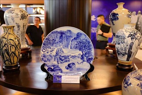Triển lãm 'Hồn của đất' mừng Ngày Giải phóng Thủ đô