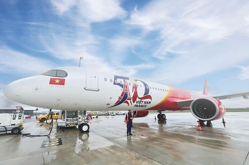 Airbus và Vietjet bàn giao máy bay mới mang hình ảnh kỷ niệm 50 năm quan hệ ngoại giao Việt Nam - Pháp
