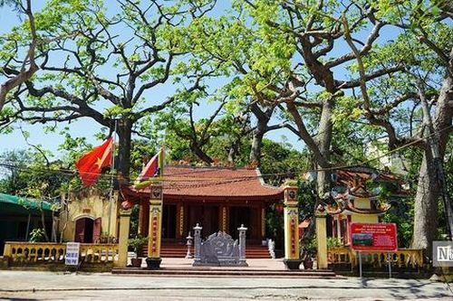Ngôi đền thiêng được từng đàn cá heo tới chầu bái ở Đồ Sơn