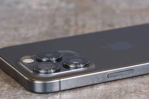 iPhone 15 Pro giảm tới bến tới bờ, 5G căng đét, rẻ hơn iPhone 16 Pro 6 triệu, trang bị kém chút ít