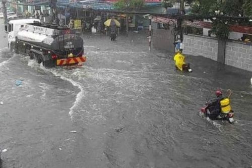 TP. Thủ Đức: Mưa lớn kéo dài, nhiều tuyến đường ngập nặng
