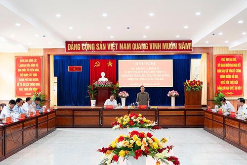 Bí thư Tỉnh ủy An Giang Lê Hồng Quang chỉ đạo Ban Thường vụ Thành ủy Châu Đốc tập trung lãnh đạo thực hiện thắng lợi nhiệm vụ chính trị năm 2024