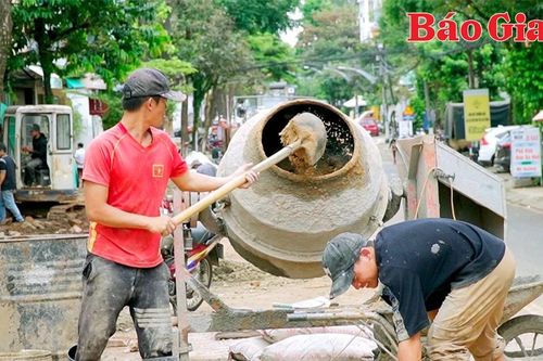Thi công ì ạch khiến một số tuyến đường ở Pleiku ngổn ngang