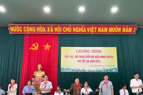 Hội đồng nhân dân huyện Ia Pa đối thoại với trẻ em năm 2024