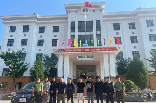 Bắt giữ 8 đối tượng nhập cảnh và tổ chức đưa người nước ngoài nhập cảnh trái phép vào Việt Nam