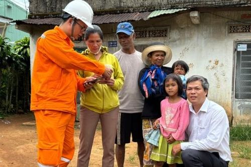 Bảo Lâm: Hỗ trợ Nhân dân thanh toán không dùng tiền mặt