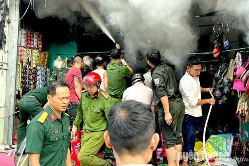 Kịp thời khống chế đám cháy tại Na Hang