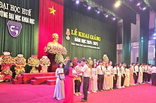 Trường đại học Khoa học và Đại học Phú Xuân khai giảng năm học mới