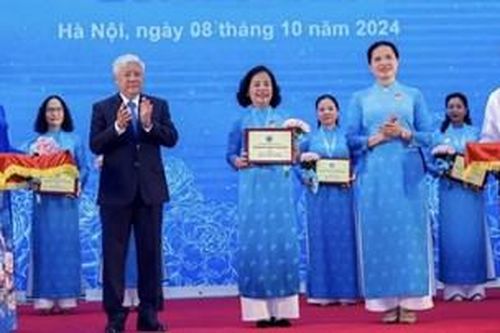 Bà Lê Thị Hồng Thanh được trao Giải thưởng Nguyễn Thị Định