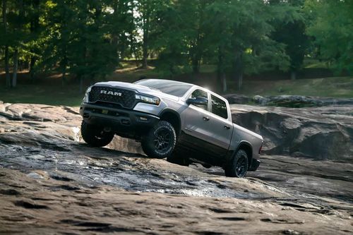 Chi tiết RAM 1500 Laramie 2024: Mạnh mẽ hơn và khả năng off-road ấn tượng