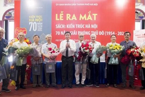 Ra mắt cuốn sách 'Kiến trúc Hà Nội - 70 năm Giải phóng Thủ đô'