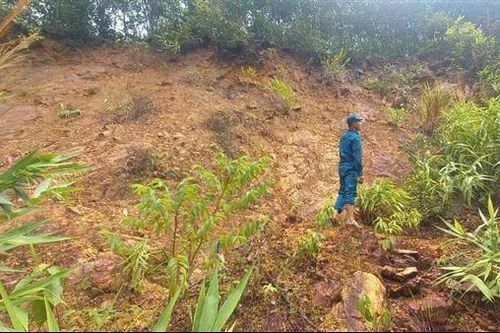 Sống bất an trong vùng nguy cơ sạt trượt đồi núi