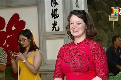 Hà Nội bình yên trong mắt bạn bè quốc tế