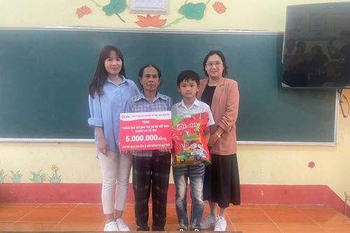 Hỗ trợ trẻ em mồ côi ở Lào Cai sau bão số 3