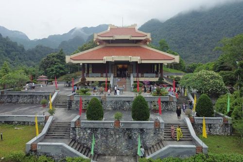 Về với cội nguồn cách mạng