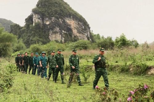 Tích cực tham gia bảo vệ an ninh Tổ quốc