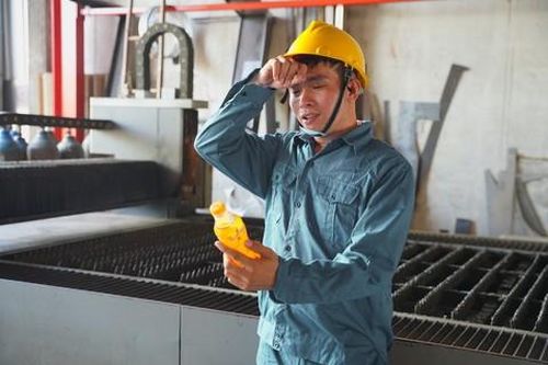 Lắng lòng nghe người lao động chia sẻ về áp lực những tháng cuối năm
