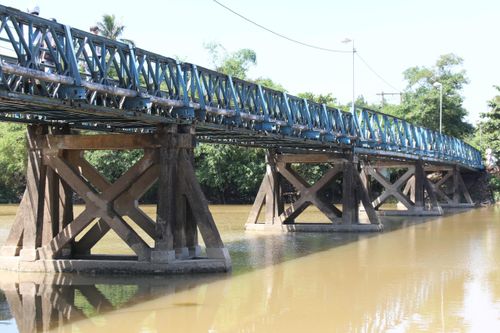 Thấp thỏm đi trên những cây cầu 'chờ sập' ở Huế - Quảng Bình mùa mưa lũ