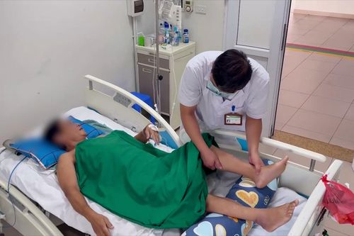 Báo động tình trạng cấp cứu do nhiễm khuẩn sau lũ